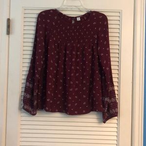 Maroon puffy sleeve smocked top